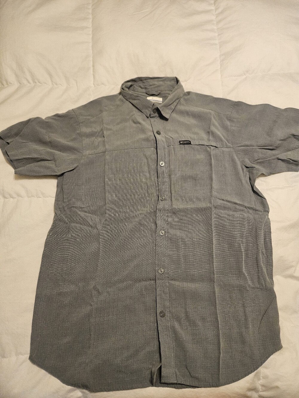 Columbia Men's Short Sleeve Button-Down Shirt — Gray